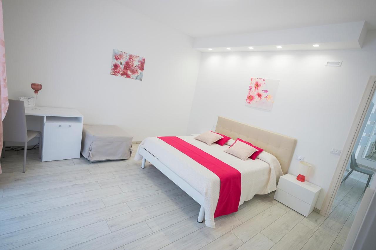 Pineta Del Mare Bed & Breakfast Алба Адриатика Екстериор снимка